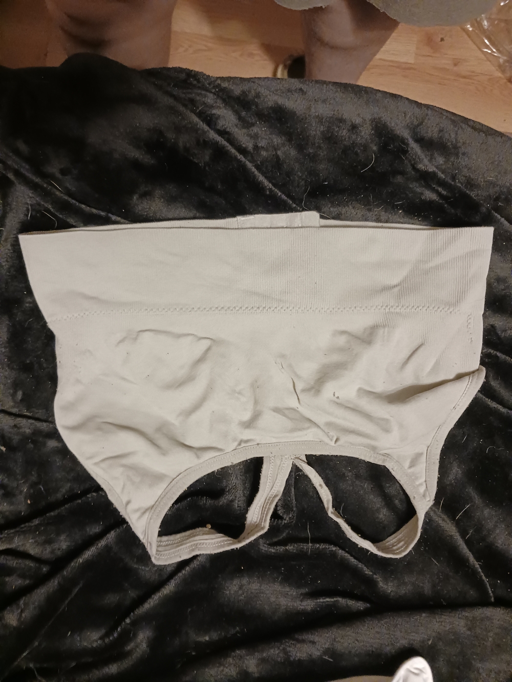 Seamless Light Beige Sports Bra - Comfortable Support